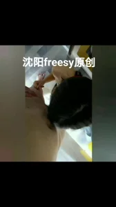 01大二学妹穿着黑丝来被我操（口交对白母狗）